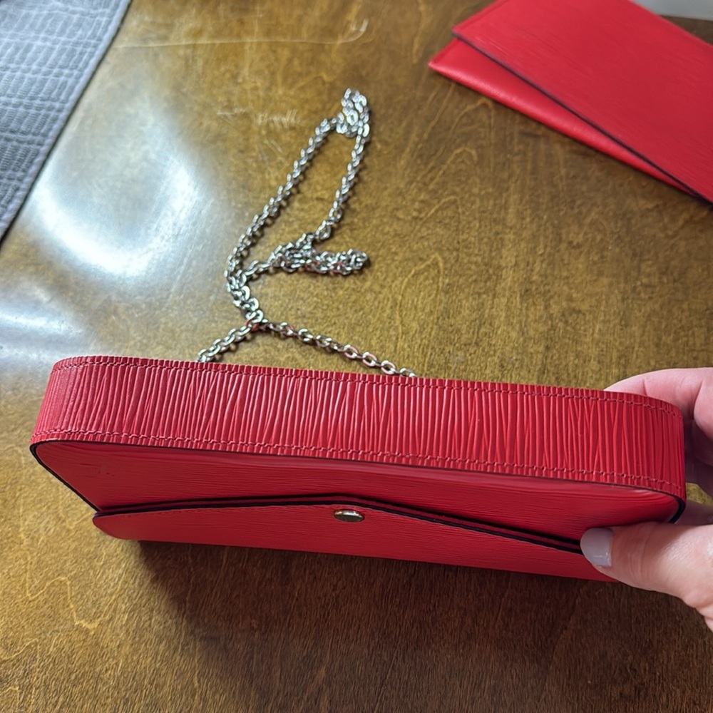 NWOT Louis Vuitton Epi Red Leather Felicia pouchette! Comes with dust bag! - Picture 6 of 15